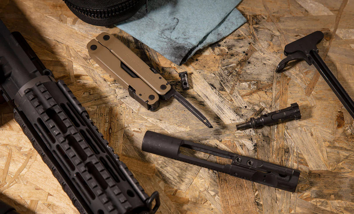 Leatherman Super Tool 300M Multi-Tool Coyote