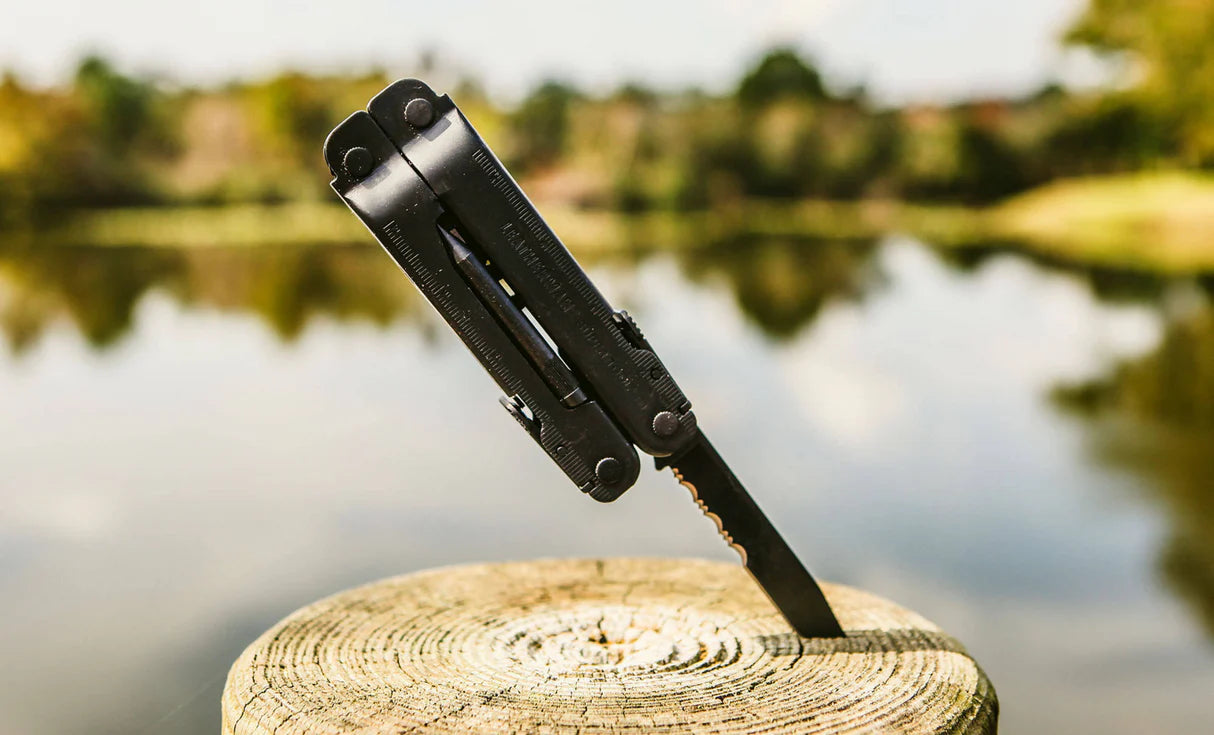 Leatherman Super Tool 300M Multi-Tool (Black Oxide w/ MOLLE Sheath)