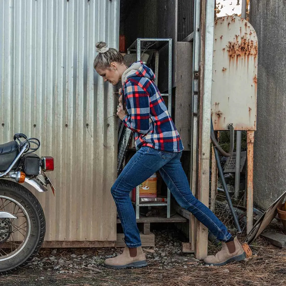 Hard Yakka Outback Safety Dealer Boot