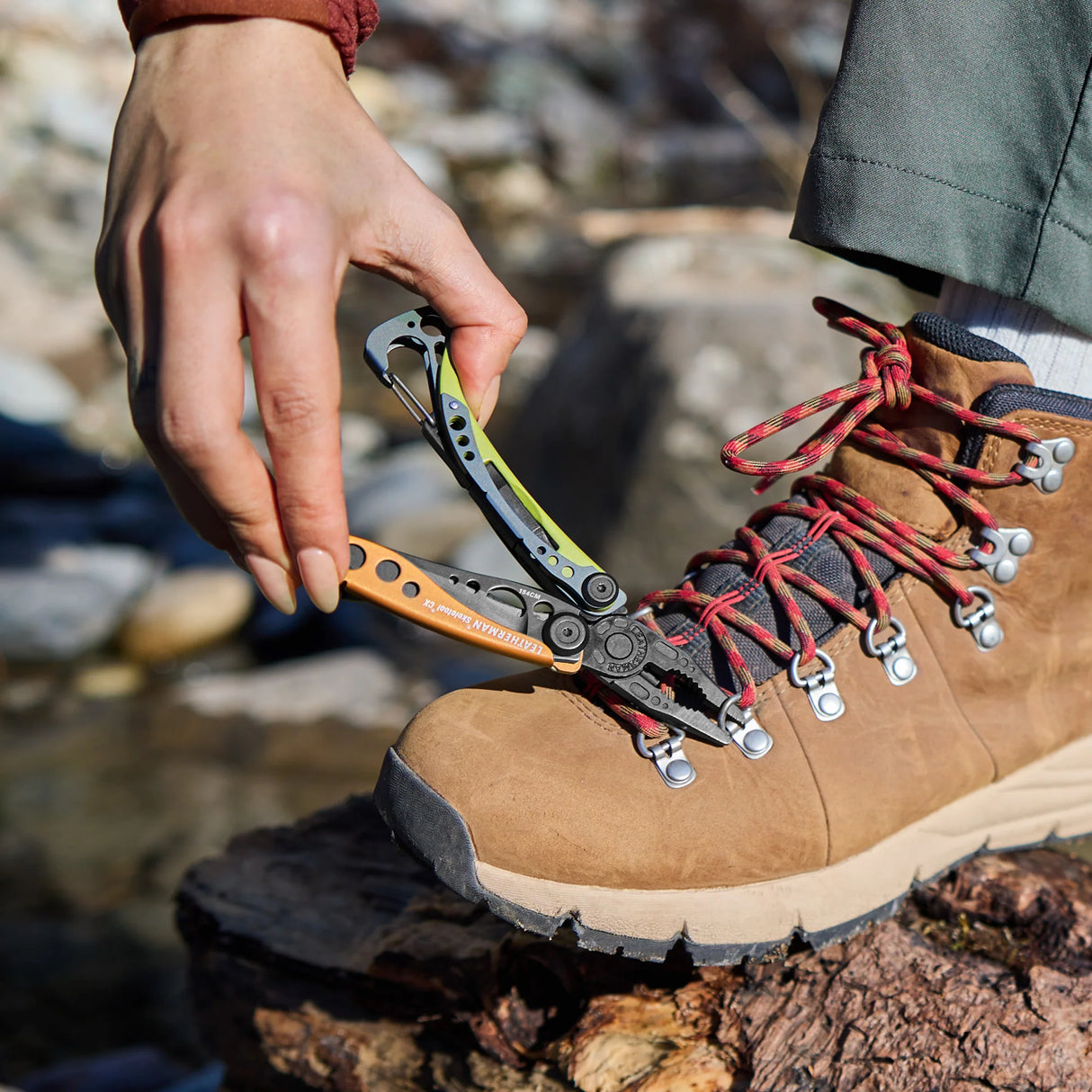 Leatherman Skeletool CX Multi-Tool (Aurora)